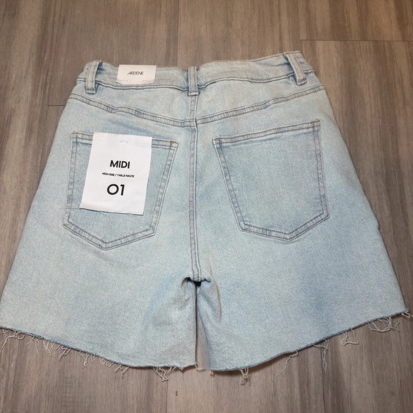 Ardene Asymmetrical Waist Denim Shorts - Light Wash - Picture 5 of 6